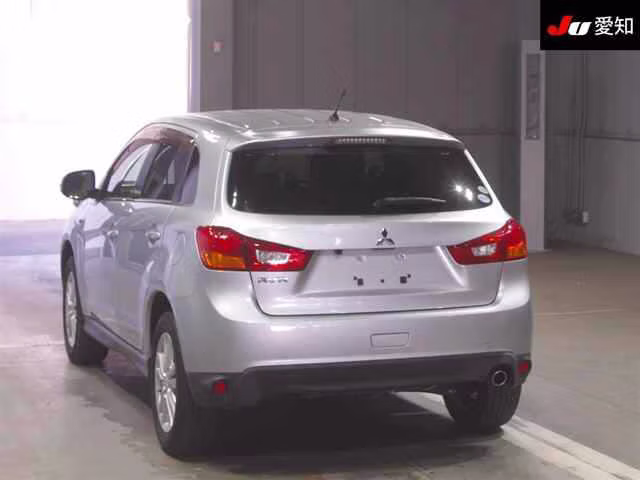 MITSUBISHI RVR