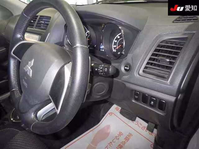 MITSUBISHI RVR