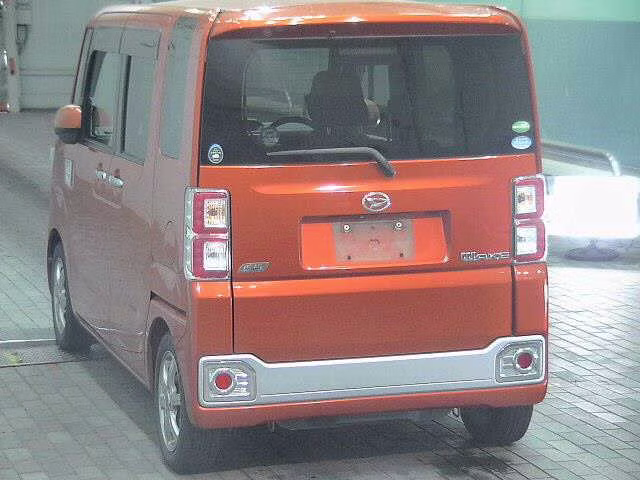DAIHATSU WAKE