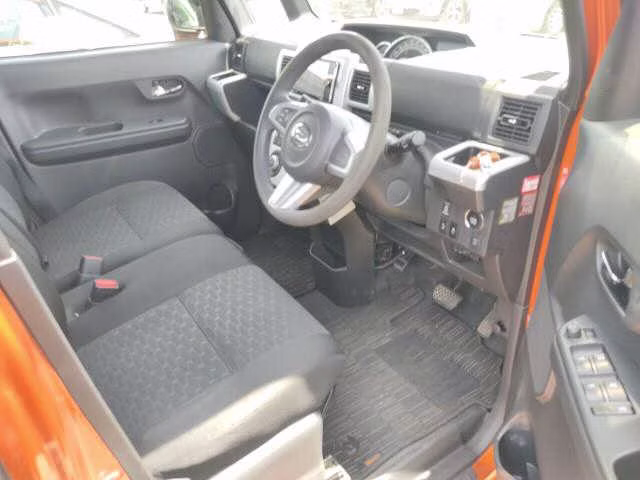 DAIHATSU WAKE