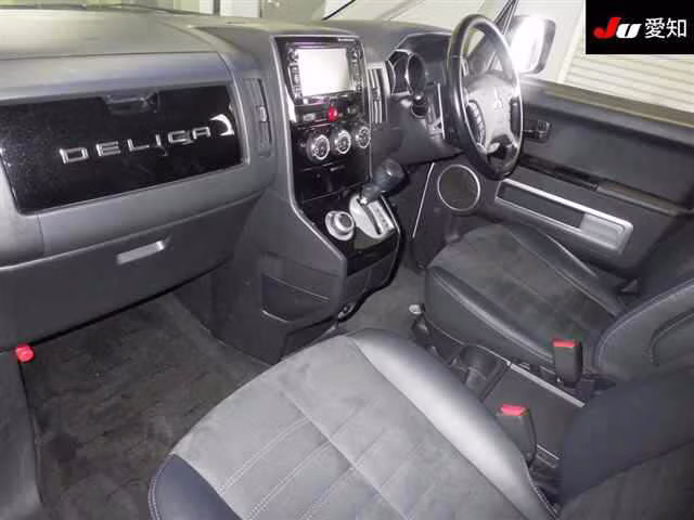 MITSUBISHI DELICA D:5