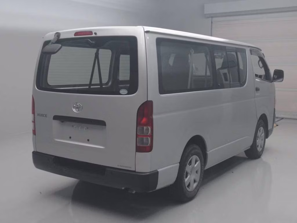 TOYOTA REGIUS ACE