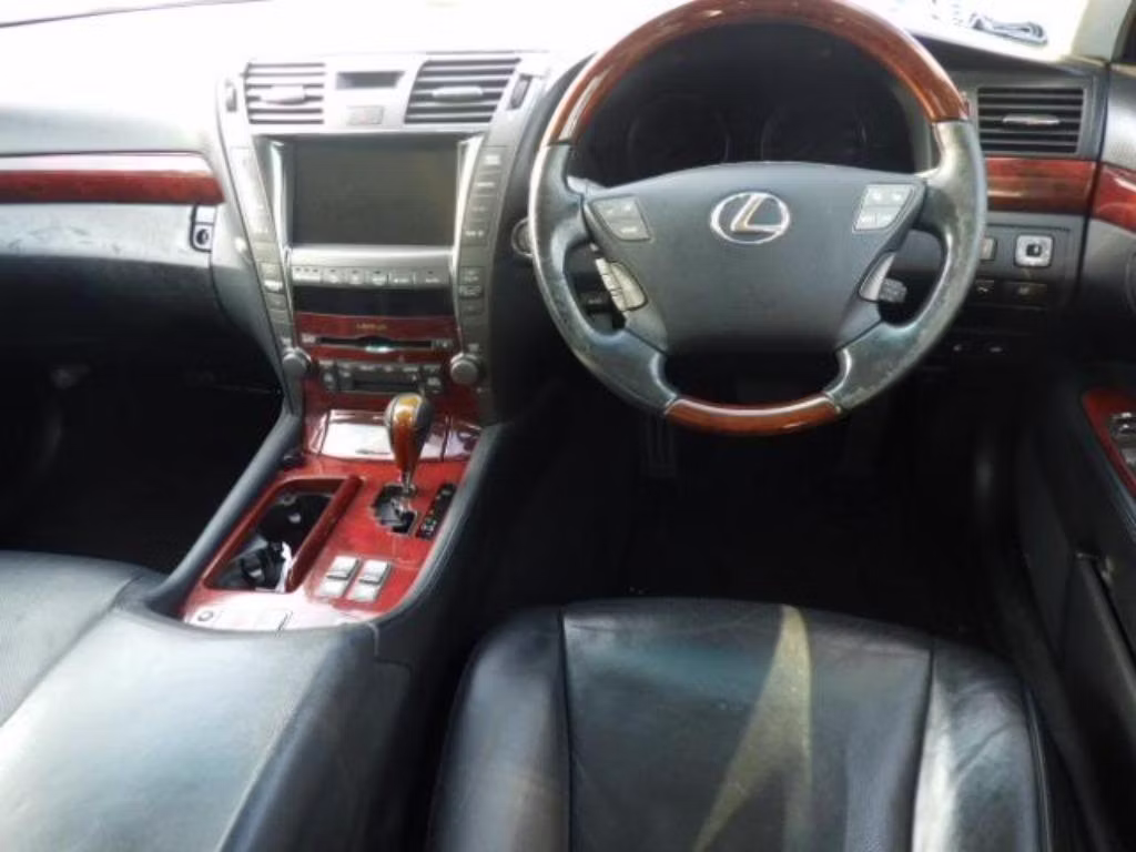 LEXUS LS460