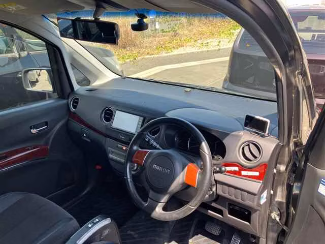 SUBARU LUCRA