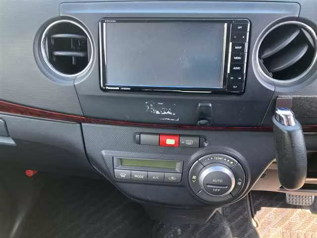 SUBARU LUCRA