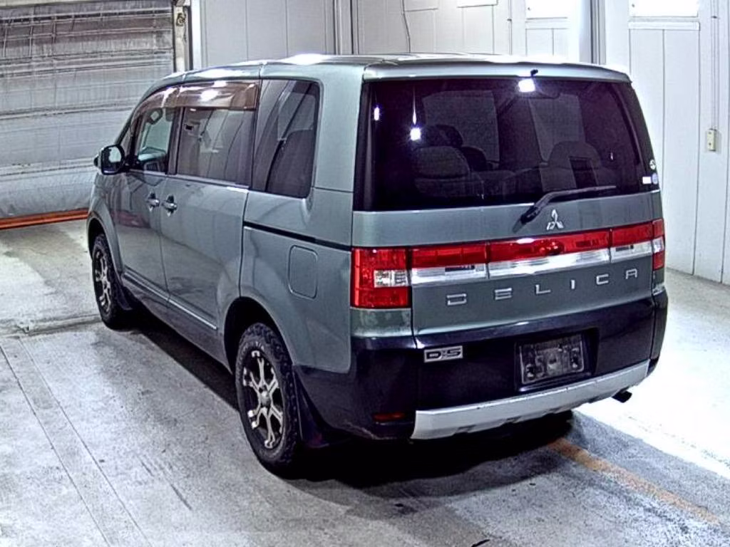 MITSUBISHI DELICA D:5