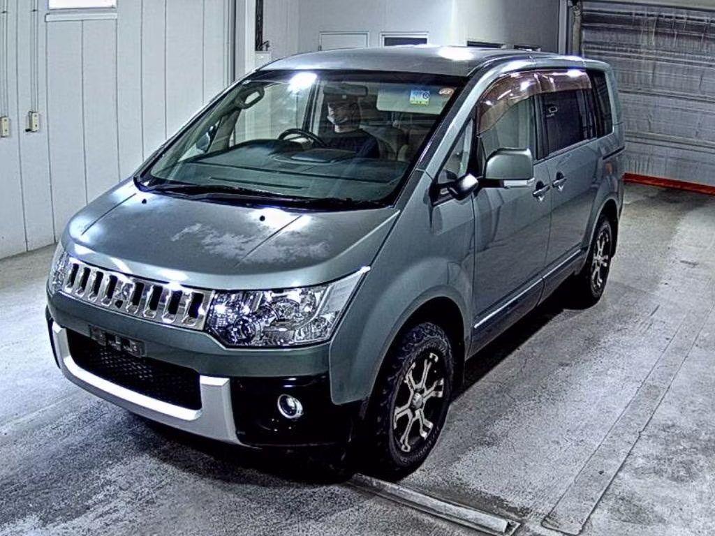 MITSUBISHI DELICA D:5