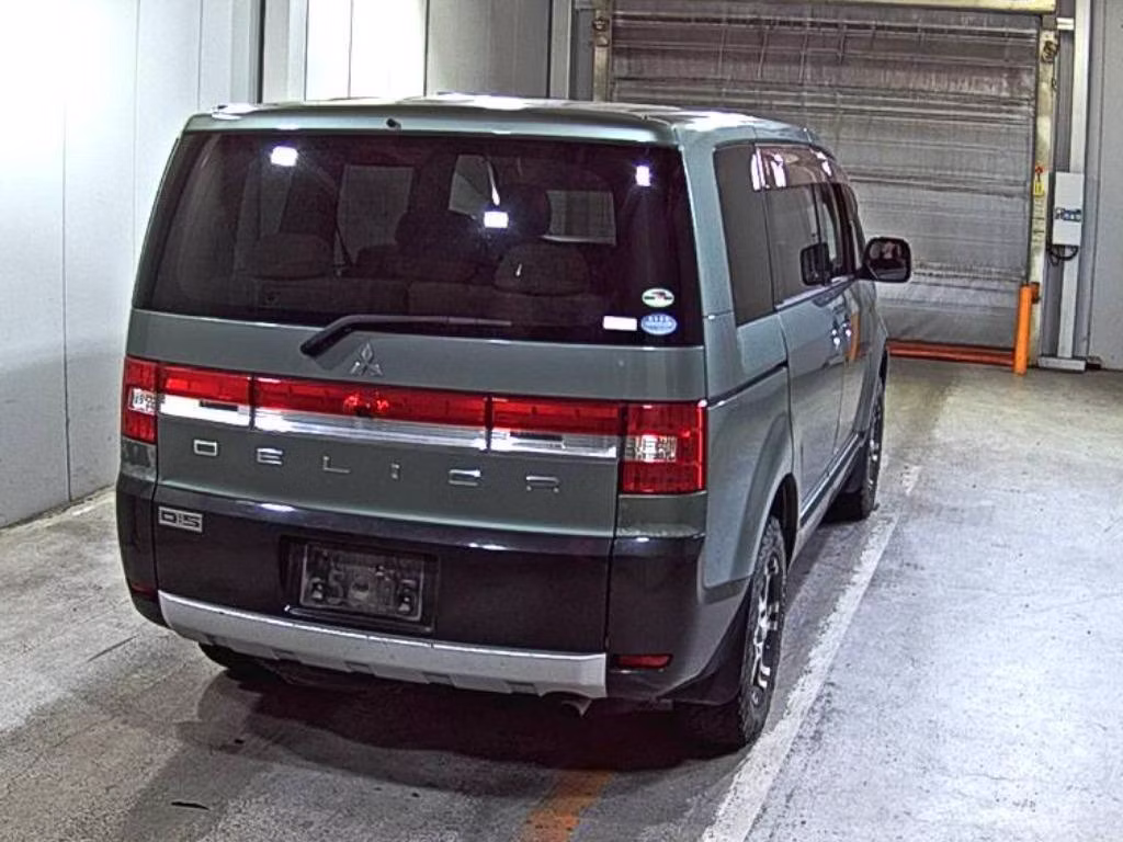 MITSUBISHI DELICA D:5