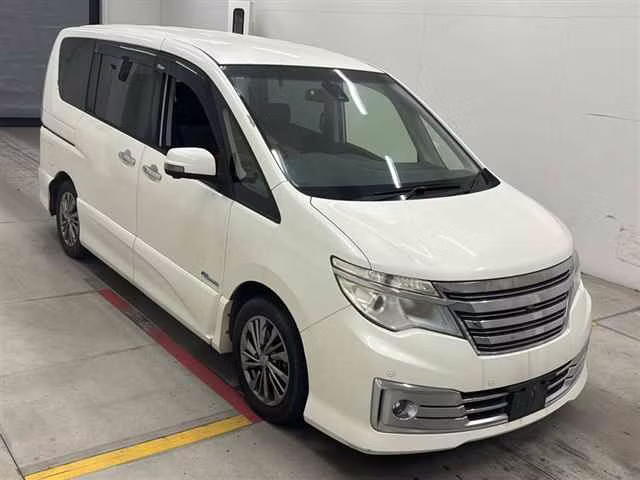 NISSAN SERENA