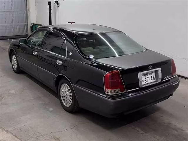 TOYOTA CROWN MAJESTA