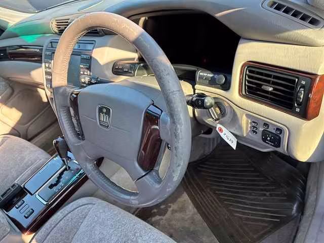 TOYOTA CROWN MAJESTA