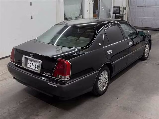 TOYOTA CROWN MAJESTA