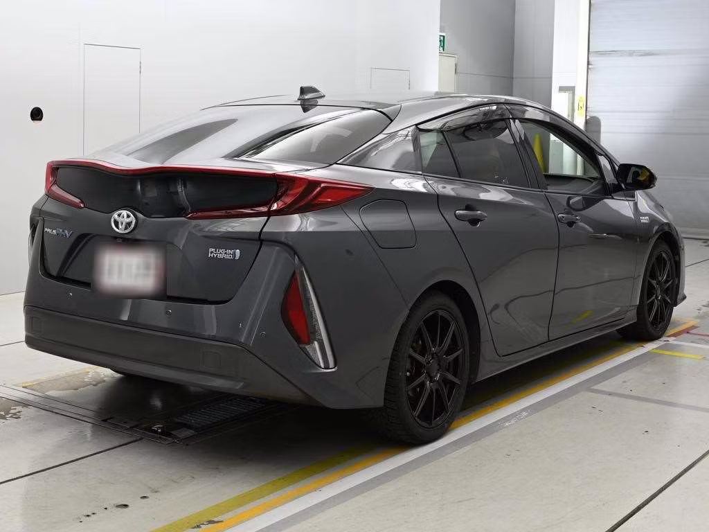 TOYOTA PRIUS PHV