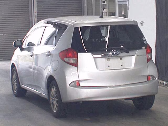 SUBARU TREZIA