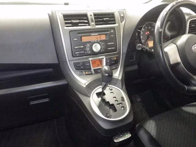 SUBARU TREZIA