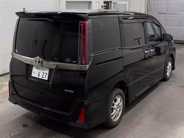 TOYOTA NOAH