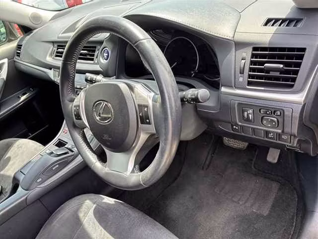 LEXUS CT200H