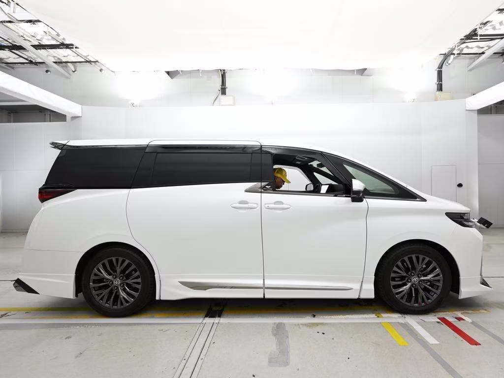 TOYOTA VELLFIRE