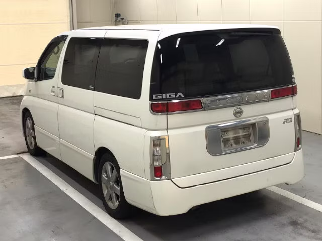 NISSAN ELGRAND