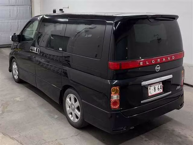 NISSAN ELGRAND