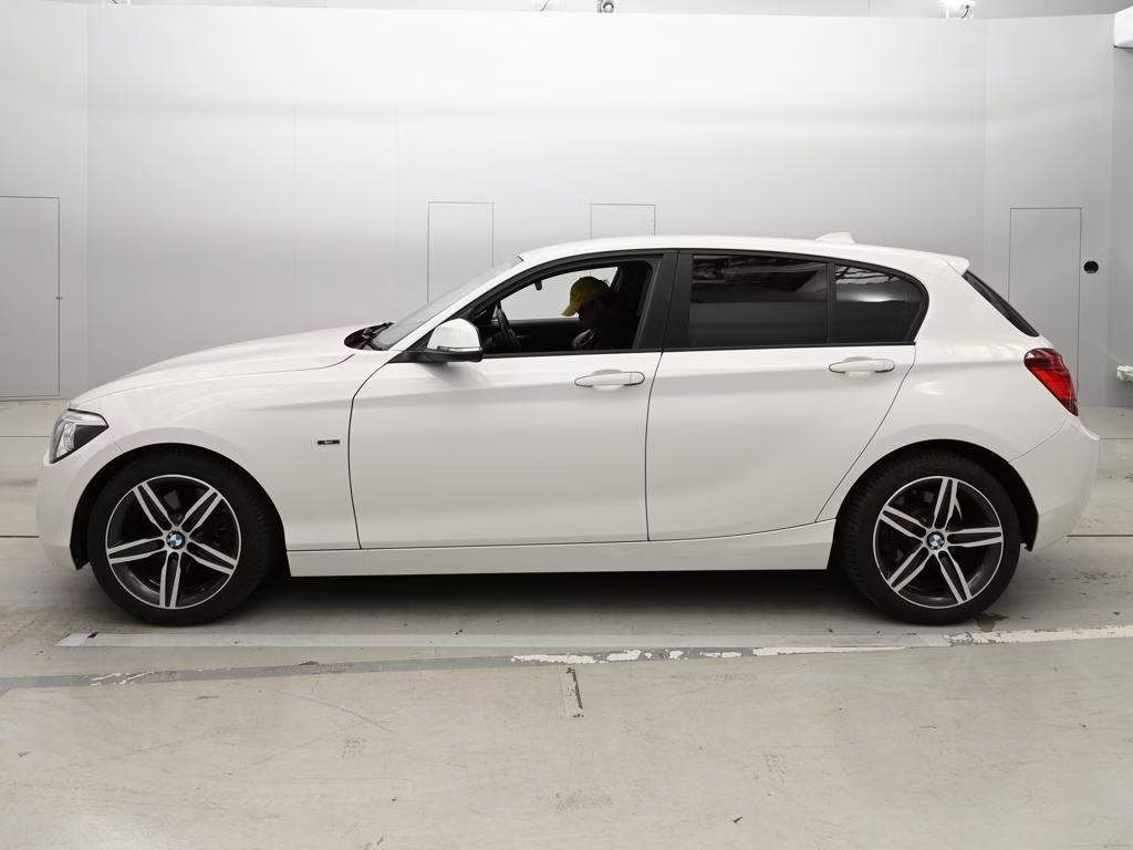 BMW 1-SERIES