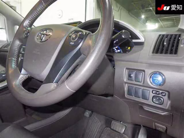 TOYOTA SAI
