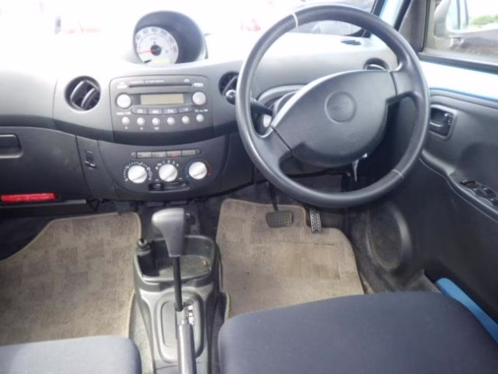 DAIHATSU ESSE