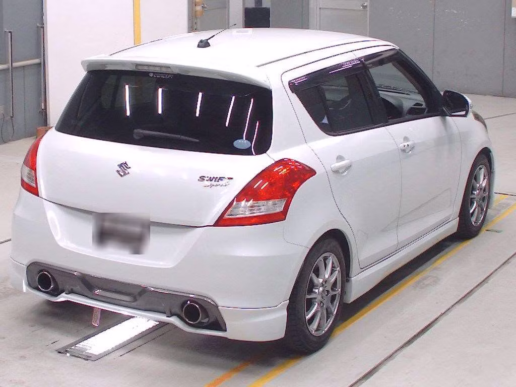 SUZUKI SWIFT