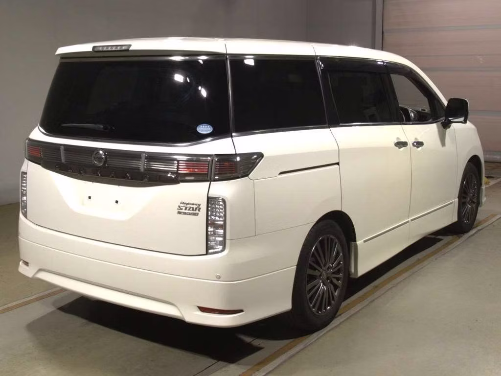 NISSAN ELGRAND