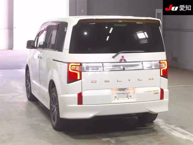 MITSUBISHI DELICA D:5