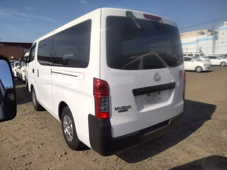 NISSAN NV350 CARAVAN