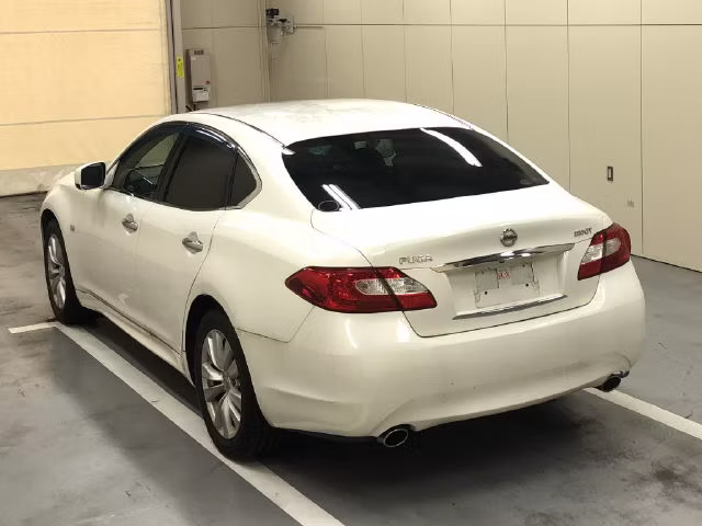 NISSAN FUGA