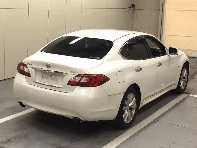 NISSAN FUGA