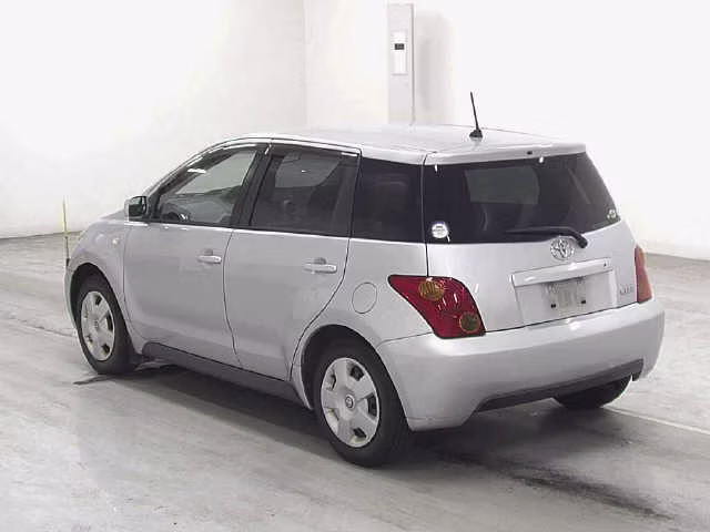 TOYOTA IST