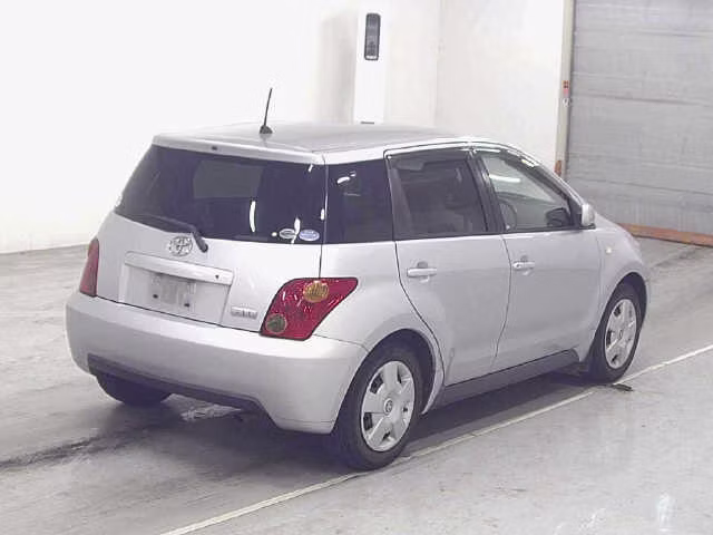 TOYOTA IST