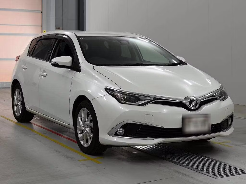 TOYOTA AURIS