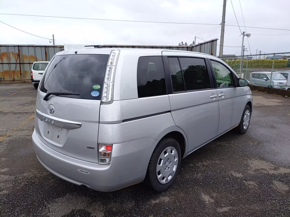 TOYOTA ISIS