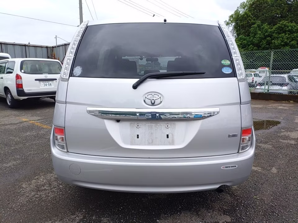TOYOTA ISIS