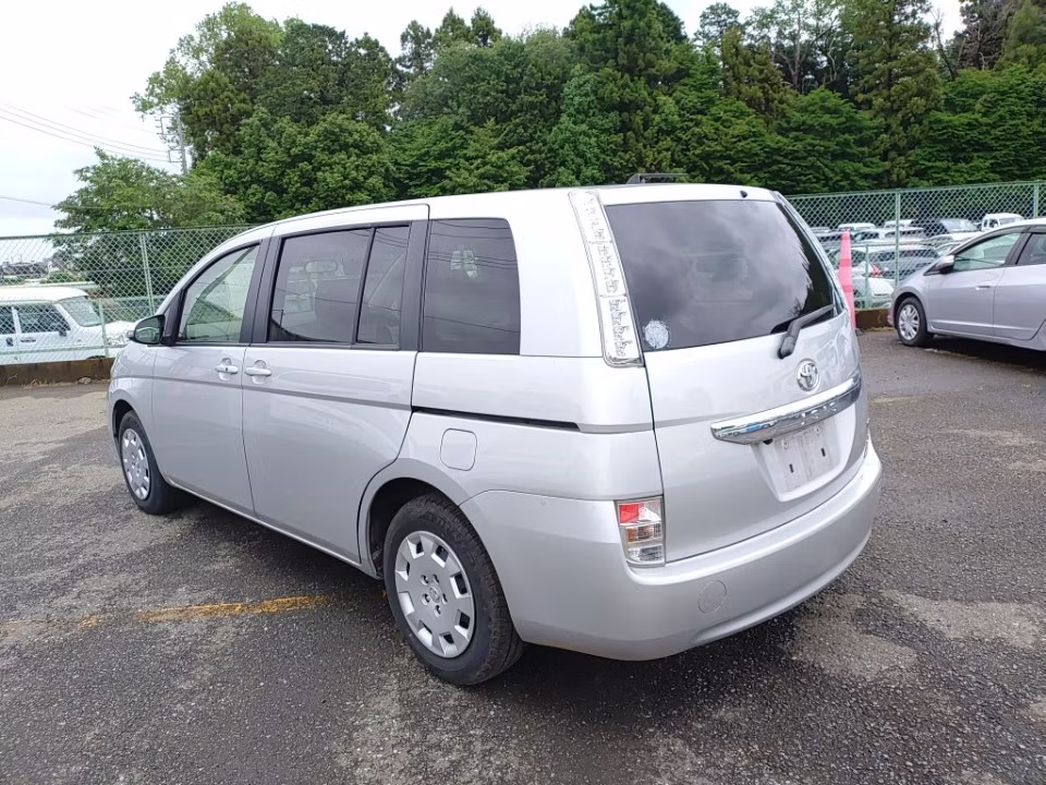 TOYOTA ISIS