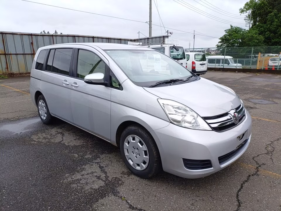 TOYOTA ISIS
