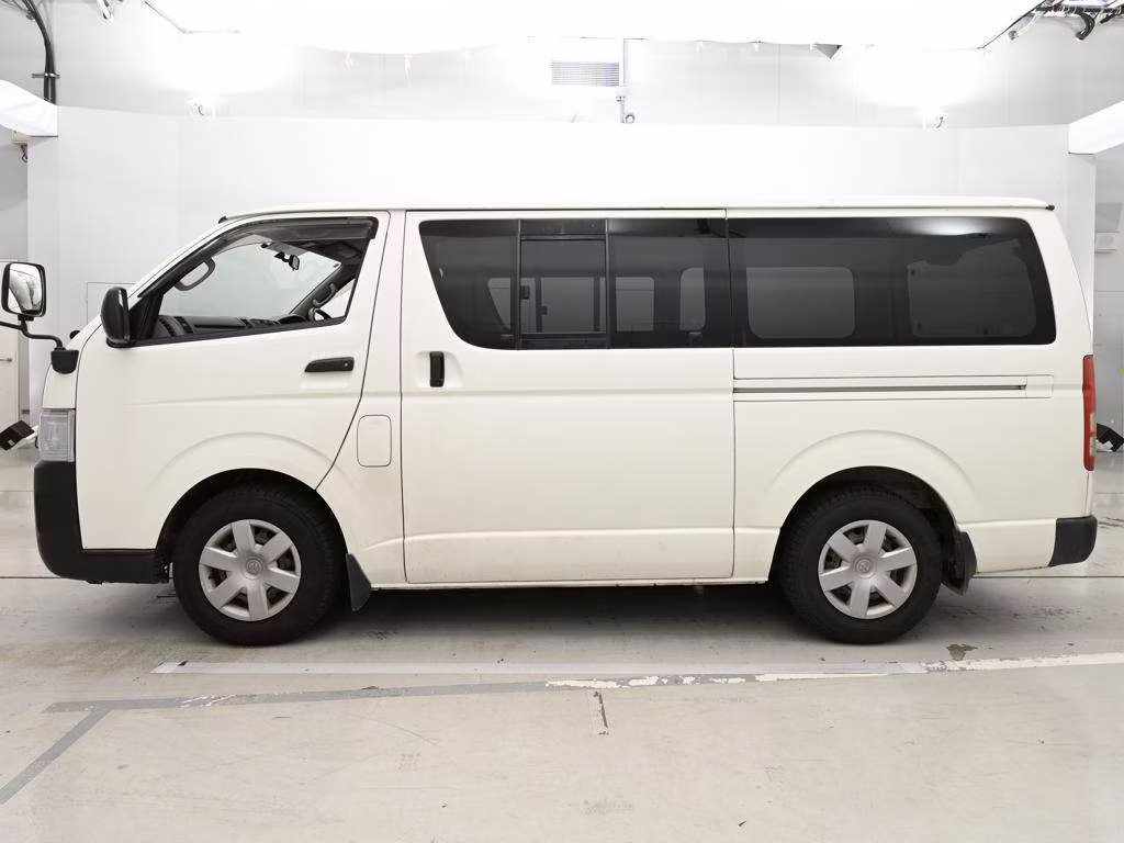 TOYOTA REGIUS ACE