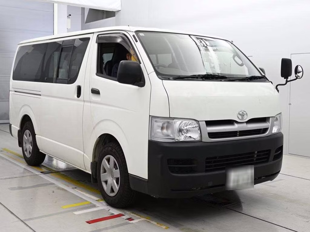 TOYOTA REGIUS ACE