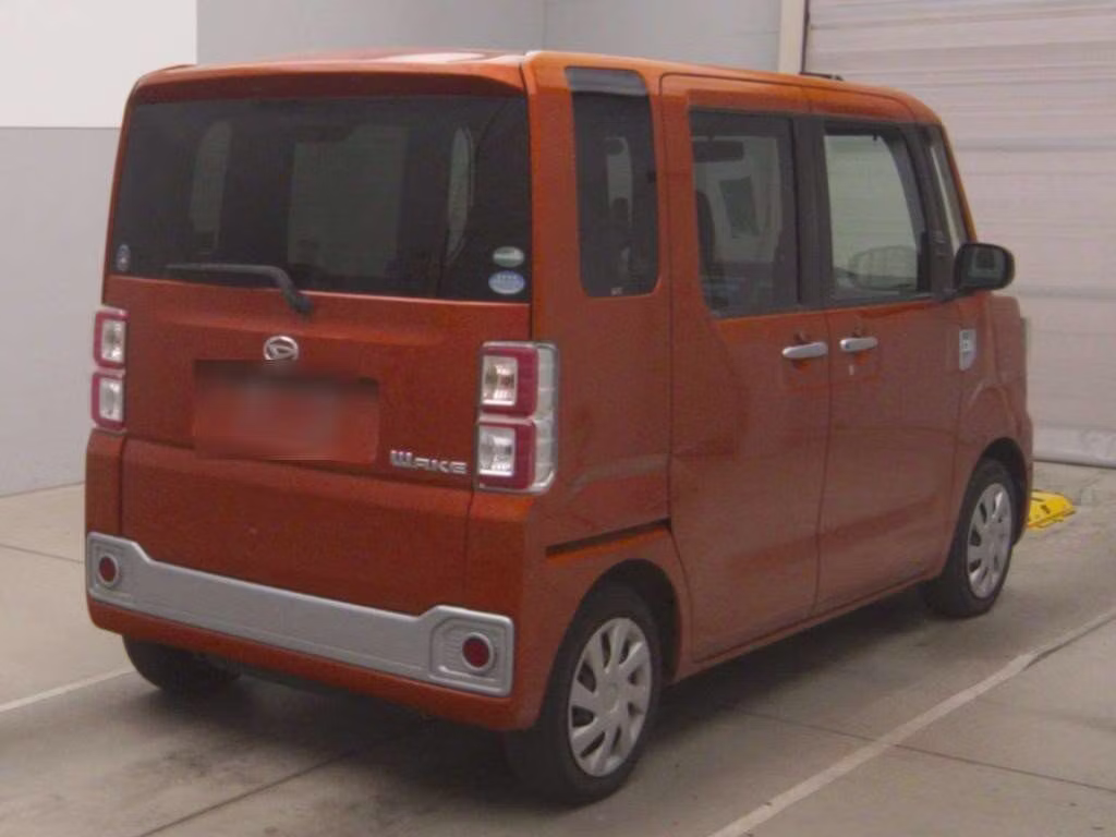 DAIHATSU WAKE