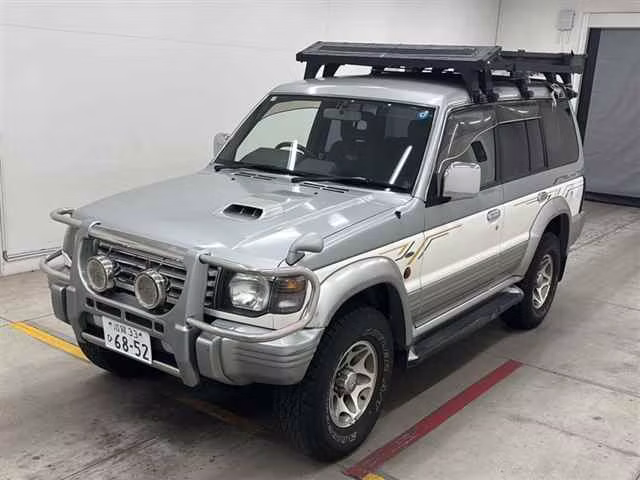 MITSUBISHI PAJERO