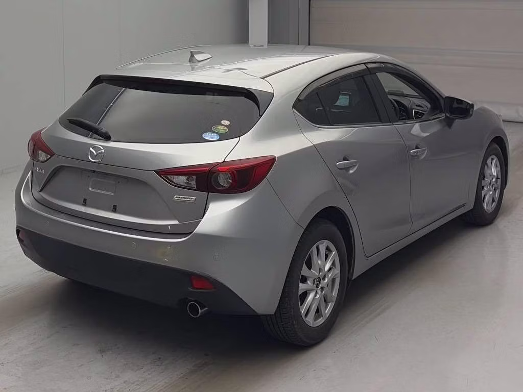 MAZDA AXELA