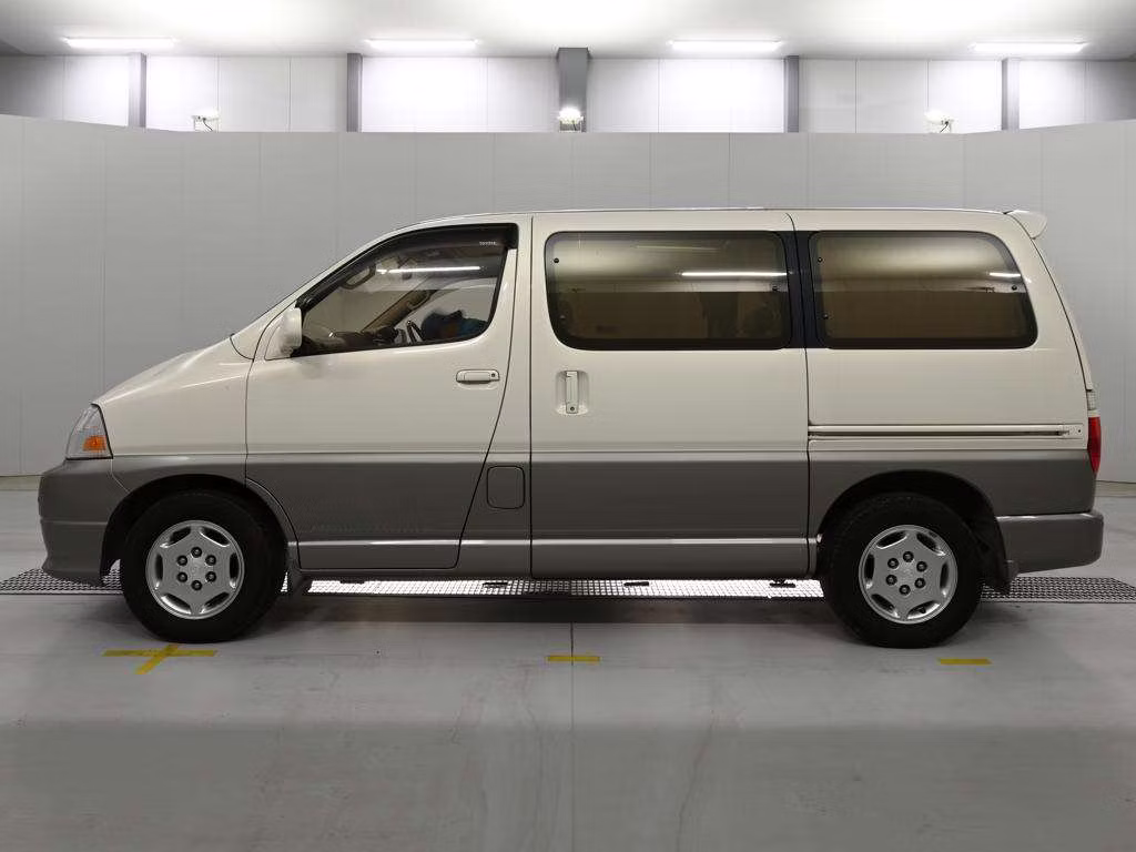 TOYOTA GRAND HIACE