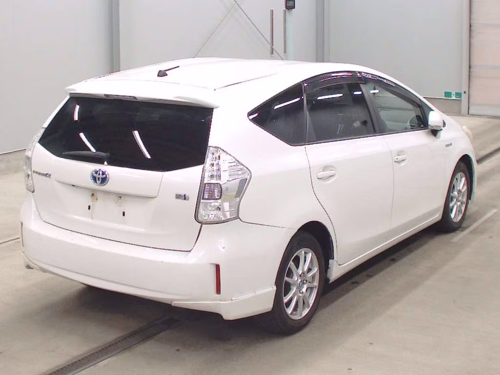 TOYOTA PRIUS ALPHA