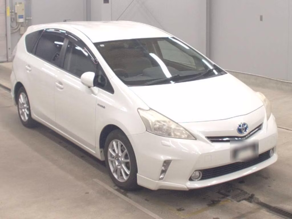TOYOTA PRIUS ALPHA