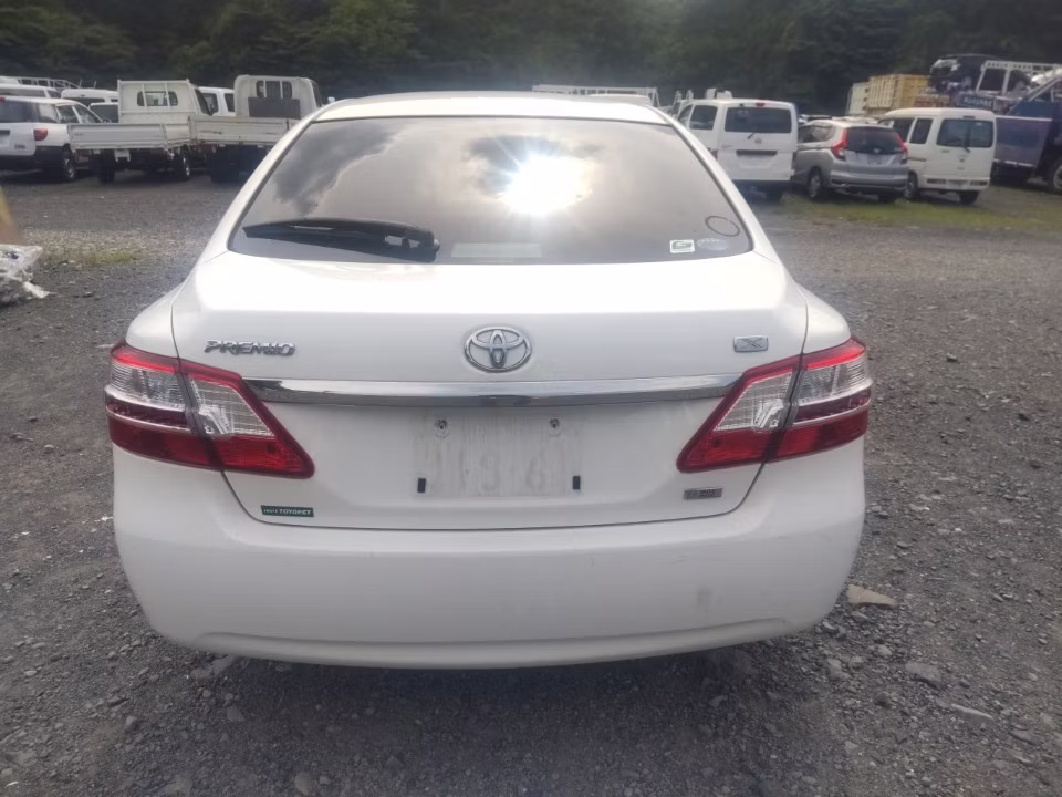 TOYOTA PREMIO