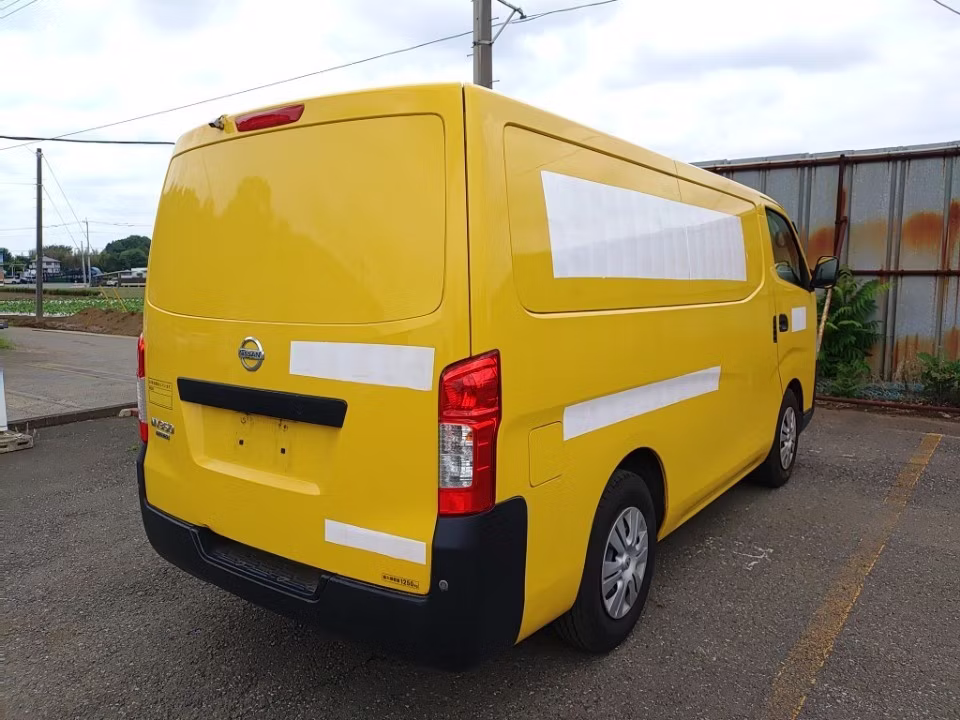 NISSAN NV350 CARAVAN
